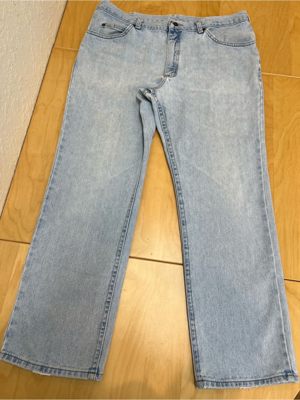 Lee Men’s Light Blue Bootcut Jeans - Classic Denim